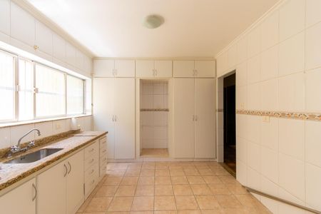 Casa para alugar com 400m², 3 quartos e 1 vagaCozinha