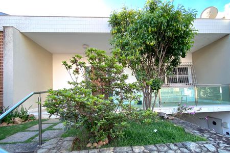 Casa à venda com 249m², 3 quartos e 2 vagas Casa à venda com 249m², 3 quartos e 2 vagasJardim