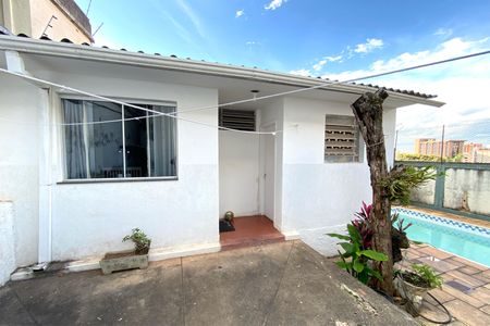 Casa à venda com 249m², 3 quartos e 2 vagas Casa à venda com 249m², 3 quartos e 2 vagasEdícula