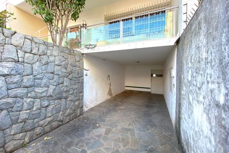 Casa à venda com 249m², 3 quartos e 2 vagas Casa à venda com 249m², 3 quartos e 2 vagasGaragem