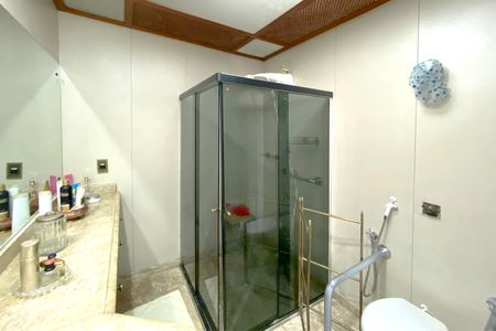 Casa à venda com 249m², 3 quartos e 2 vagas Casa à venda com 249m², 3 quartos e 2 vagasBanheiro