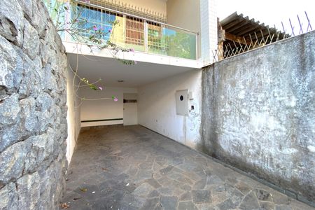 Casa à venda com 249m², 3 quartos e 2 vagas Casa à venda com 249m², 3 quartos e 2 vagasGaragem