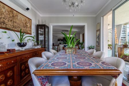 Apartamento à venda com 260m², 3 quartos e 4 vagas