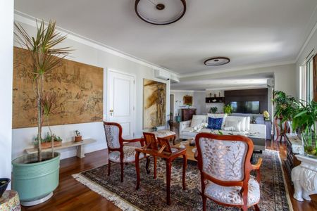 Apartamento à venda com 260m², 3 quartos e 4 vagas