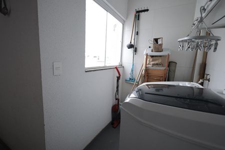 Apartamento à venda com 90m², 2 quartos e 1 vaga Apartamento à venda com 90m², 2 quartos e 1 vagaÁrea de Serviço