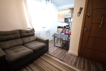 Apartamento à venda com 90m², 2 quartos e 1 vaga Apartamento à venda com 90m², 2 quartos e 1 vagaSala