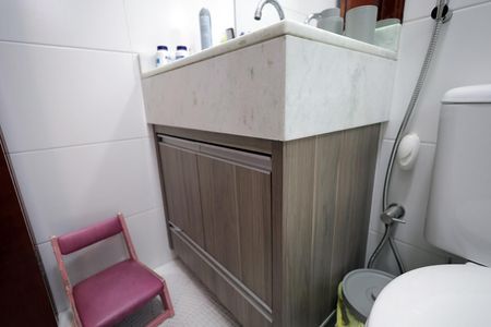 Apartamento à venda com 90m², 2 quartos e 1 vaga Apartamento à venda com 90m², 2 quartos e 1 vagaBanheiro