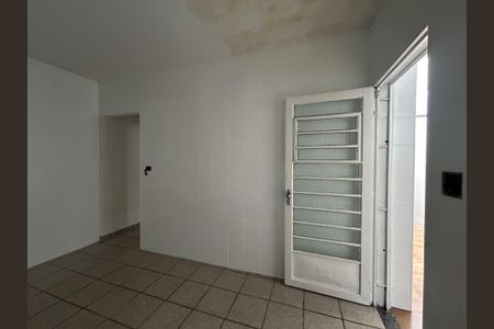 Casa à venda com 122m², 3 quartos e 2 vagas Casa à venda com 122m², 3 quartos e 2 vagasCozinha