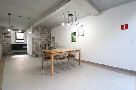 Apartamento para alugar com 29m², 1 quarto e sem vagaÁrea comum - Salão de festas