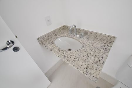 Apartamento à venda com 83m², 3 quartos e 1 vagaBanheiro da suíte