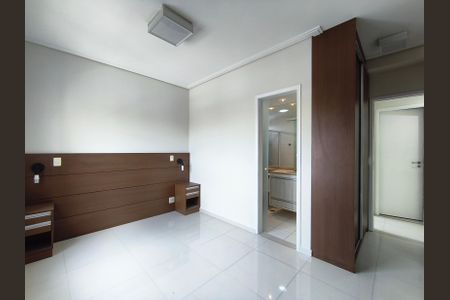 Apartamento à venda com 94m², 2 quartos e 2 vagas Apartamento à venda com 94m², 2 quartos e 2 vagasSuíte