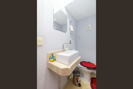 Casa de condomínio à venda com 127m², 3 quartos e 2 vagasLavabo