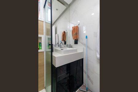 Casa de condomínio à venda com 127m², 3 quartos e 2 vagasBanheiro 2