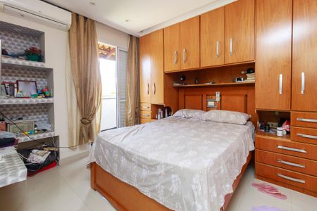 Casa de condomínio à venda com 127m², 3 quartos e 2 vagasSuíte