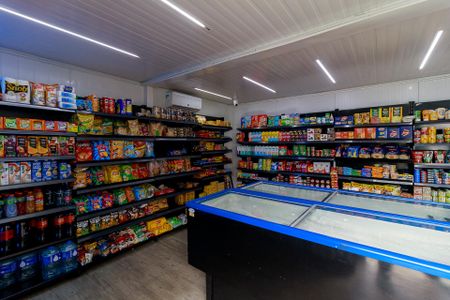 Casa de condomínio à venda com 127m², 3 quartos e 2 vagasMini Mercado