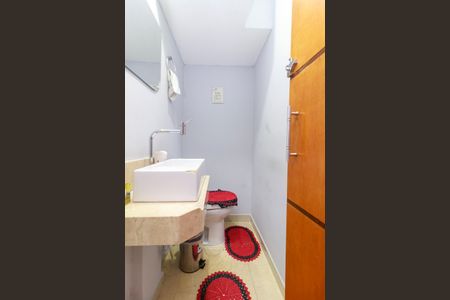 Casa de condomínio à venda com 127m², 3 quartos e 2 vagasLavabo