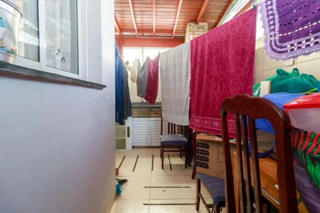 Casa de condomínio à venda com 127m², 3 quartos e 2 vagasQuintal