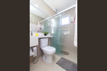 Casa de condomínio à venda com 127m², 3 quartos e 2 vagasSuíte - Banheiro