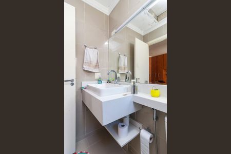 Casa de condomínio à venda com 127m², 3 quartos e 2 vagasSuíte - Banheiro