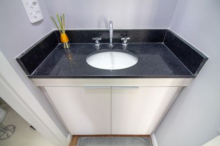 Banheiro de apartamento para alugar com 1 quarto, 32m² em Jardim das Acacias, São Paulo