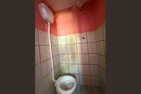 Banheiro  de kitnet/studio para alugar com 1 quarto, 34m² em Setor Habitacional Vicente Pires, Brasília