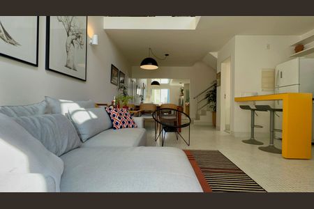 Sala de TV de apartamento à venda com 1 quarto, 72m² em Vila Madalena, São Paulo