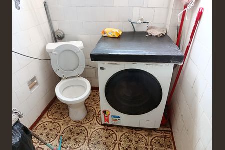 Banheiro de kitnet/studio à venda com 1 quarto, 29m² em Pinheiros, São Paulo