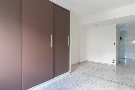 Studio para alugar com 35m², 1 quarto e sem vaga Studio para alugar com 35m², 1 quarto e sem vagaSala/Quarto
