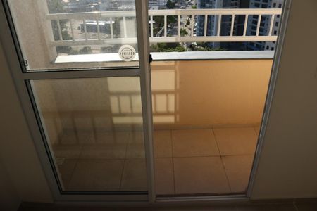 Apartamento à venda com 38m², 2 quartos e sem vagaVaranda