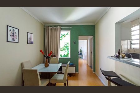 Sala  de apartamento para alugar com 2 quartos, 81m² em Menino Deus, Porto Alegre