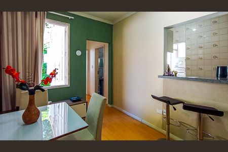 Apartamento à venda com 81m², 2 quartos e sem vagaSala 