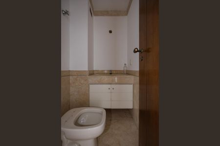 Apartamento para alugar com 260m², 5 quartos e 4 vagas Apartamento para alugar com 260m², 5 quartos e 4 vagasLavabo