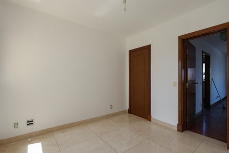 Apartamento para alugar com 260m², 5 quartos e 4 vagas Apartamento para alugar com 260m², 5 quartos e 4 vagasCopa
