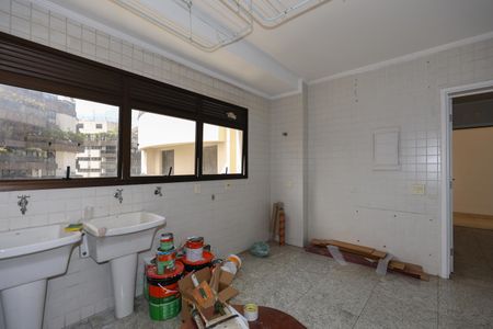 Apartamento para alugar com 260m², 5 quartos e 4 vagas Apartamento para alugar com 260m², 5 quartos e 4 vagasÁrea de Serviço