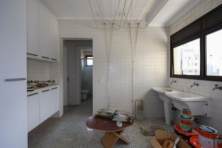 Apartamento para alugar com 260m², 5 quartos e 4 vagas Apartamento para alugar com 260m², 5 quartos e 4 vagasÁrea de Serviço