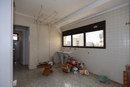 Apartamento para alugar com 260m², 5 quartos e 4 vagas Apartamento para alugar com 260m², 5 quartos e 4 vagasÁrea de Serviço