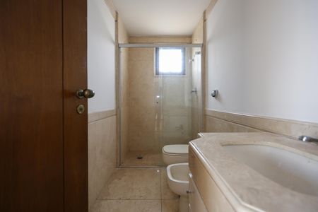 Apartamento para alugar com 260m², 5 quartos e 4 vagas Apartamento para alugar com 260m², 5 quartos e 4 vagasBanheiro da Suíte 3