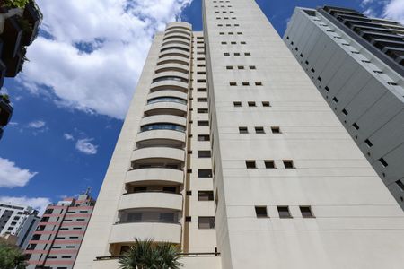 Apartamento para alugar com 260m², 5 quartos e 4 vagas Apartamento para alugar com 260m², 5 quartos e 4 vagasFachada