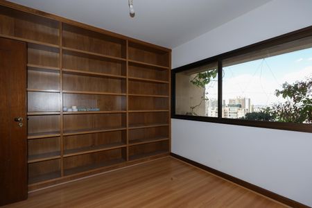 Apartamento para alugar com 260m², 5 quartos e 4 vagas Apartamento para alugar com 260m², 5 quartos e 4 vagasEscritório