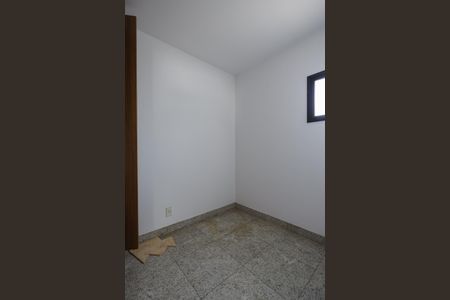 Apartamento para alugar com 260m², 5 quartos e 4 vagas Apartamento para alugar com 260m², 5 quartos e 4 vagasQuarto de Serviço