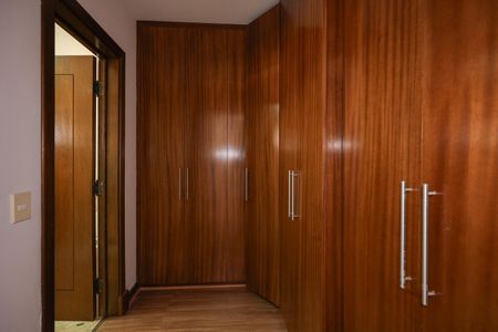 Apartamento para alugar com 260m², 5 quartos e 4 vagas Apartamento para alugar com 260m², 5 quartos e 4 vagasSuíte 2