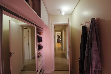 Apartamento à venda com 96m², 3 quartos e 3 vagasCloset da suíte 1