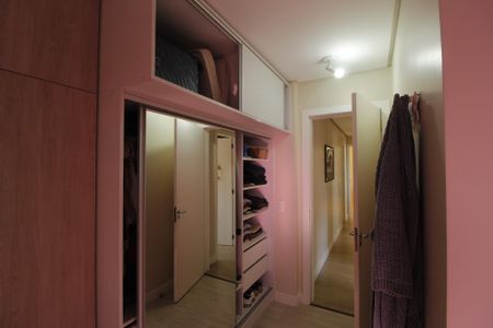 Apartamento à venda com 96m², 3 quartos e 3 vagasCloset da suíte 1