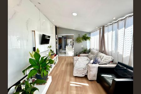 Apartamento à venda com 102m², 3 quartos e 1 vaga Apartamento à venda com 102m², 3 quartos e 1 vagaSala