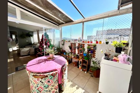 Apartamento à venda com 102m², 3 quartos e 1 vaga Apartamento à venda com 102m², 3 quartos e 1 vagaÁrea de Serviço e Churrasqueira