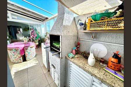 Apartamento à venda com 102m², 3 quartos e 1 vaga Apartamento à venda com 102m², 3 quartos e 1 vagaÁrea de Serviço e Churrasqueira