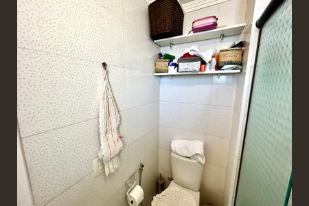 Apartamento à venda com 102m², 3 quartos e 1 vaga Apartamento à venda com 102m², 3 quartos e 1 vagaBanheiro da Suíte