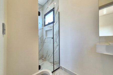 Casa de condomínio à venda com 306m², 3 quartos e 4 vagasBanheiro da Suíte 2