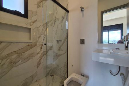 Casa de condomínio à venda com 306m², 3 quartos e 4 vagasBanheiro da Suíte 1