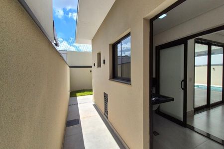 Casa de condomínio à venda com 306m², 3 quartos e 4 vagasCorredor